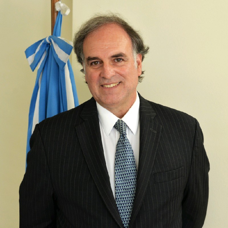 Roberto E. Silva